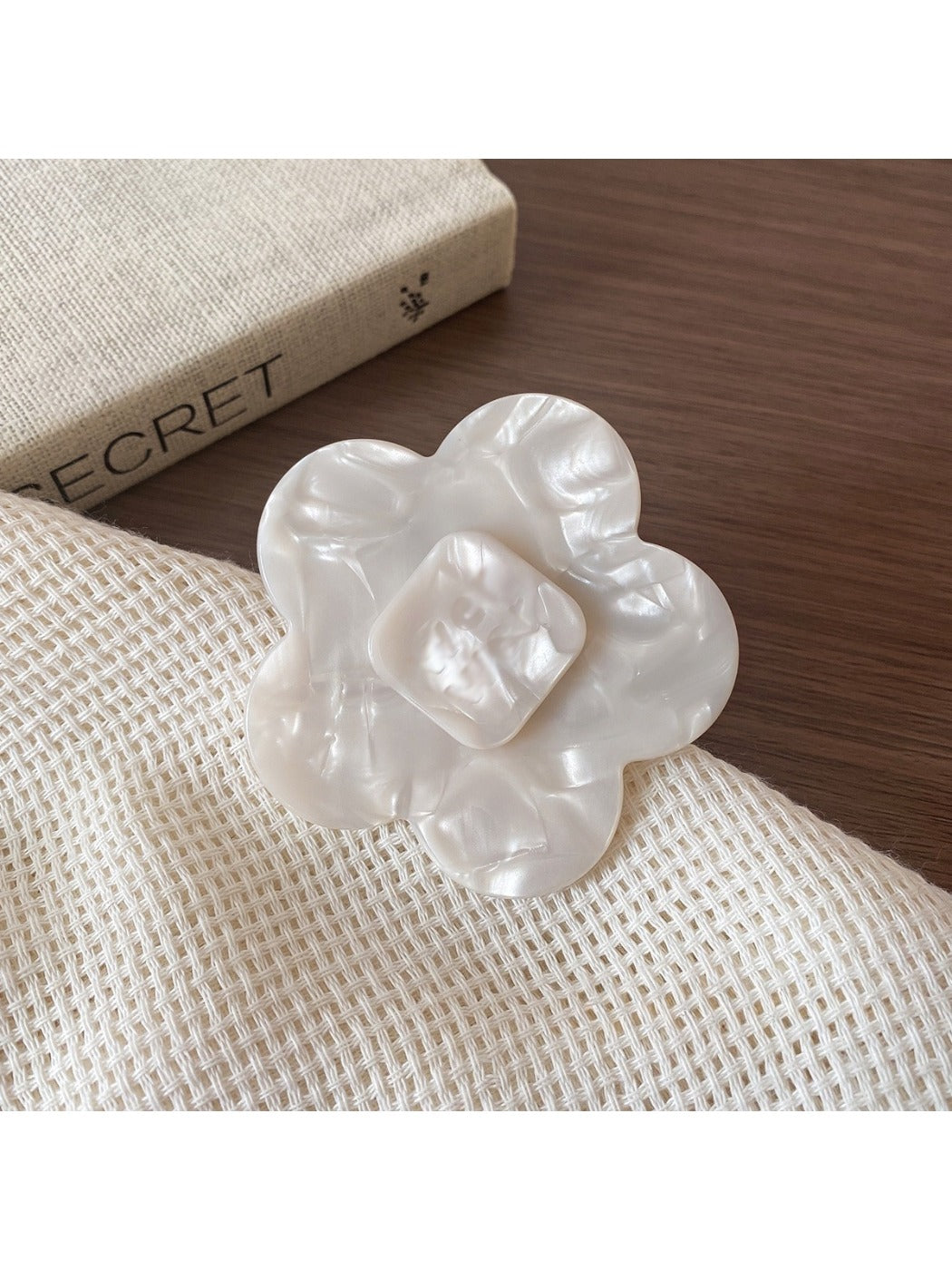 Beau - Floral Bow Hair Clip