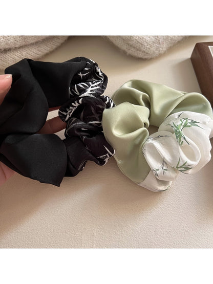 Gifty - Bamboo Print Satin Scrunchie