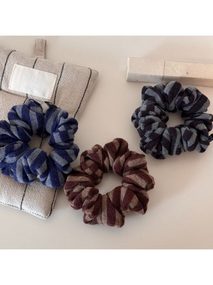 Gifty - Striped Knit Hair Scrunchie