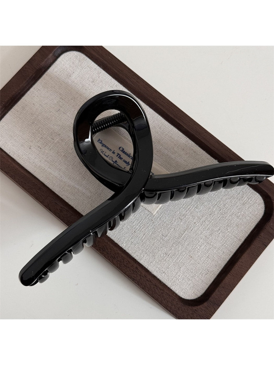 Beau - Polished Cross Shape Plastic Alloy Claw Clip