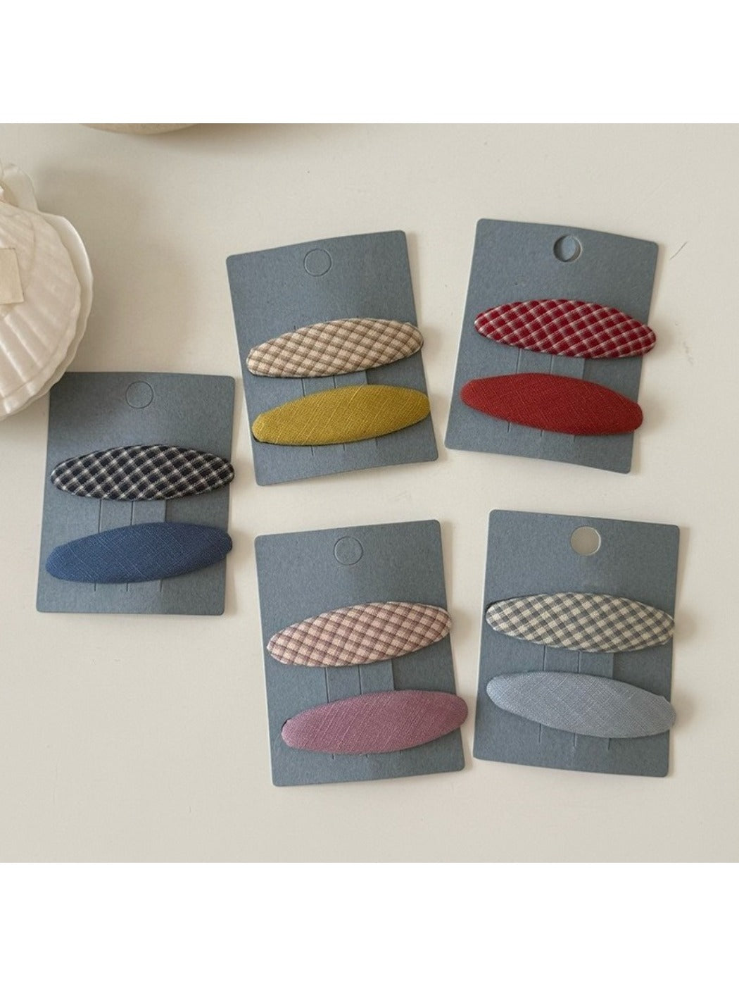 Beau - Plaid Oval Shaped Hair Clip