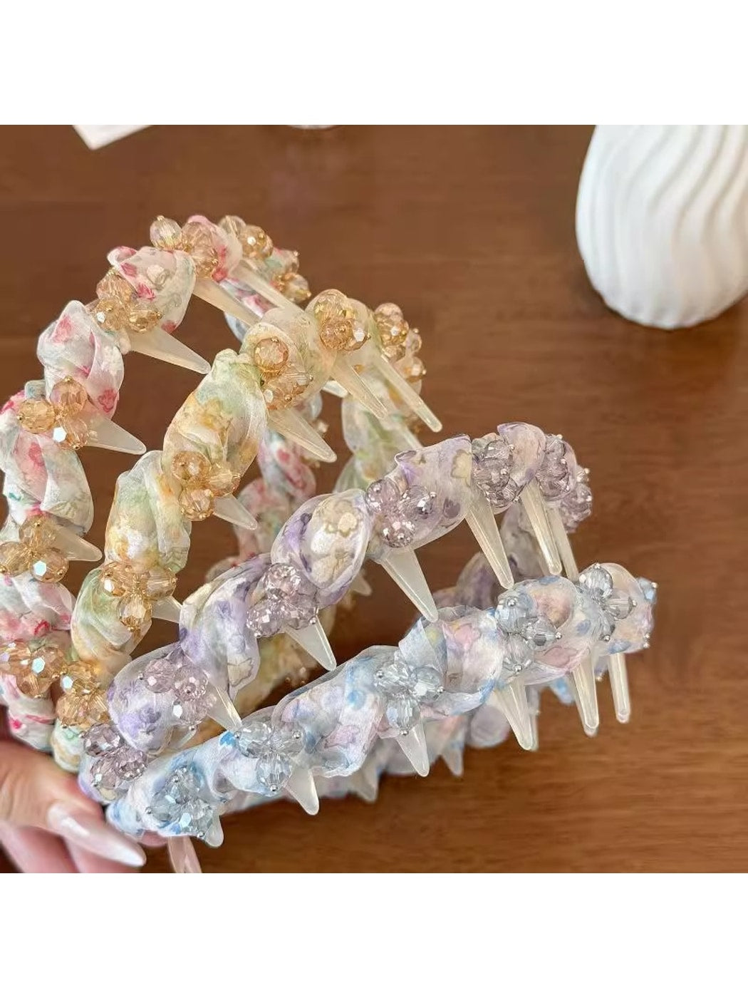 Gifty - Mesh Rhinestone Wave Tooth Detail Headband