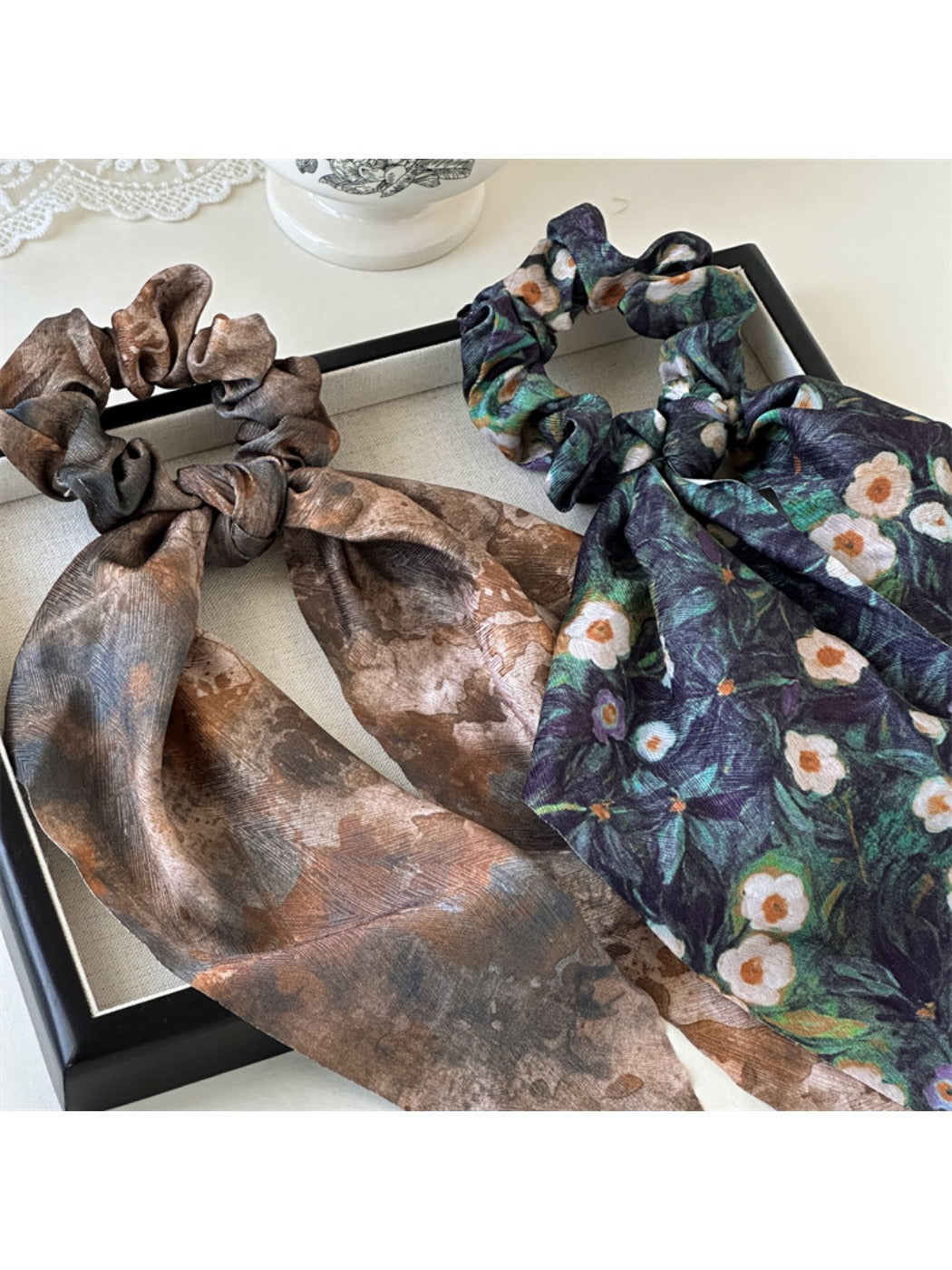 Gifty - Elegant Ink Hair Scrunchie