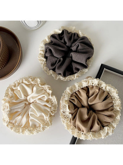 Gifty - Fabric Lace Edge Scrunchie