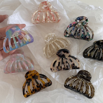 Beau - Openwork Fan Shaped Claw Clip