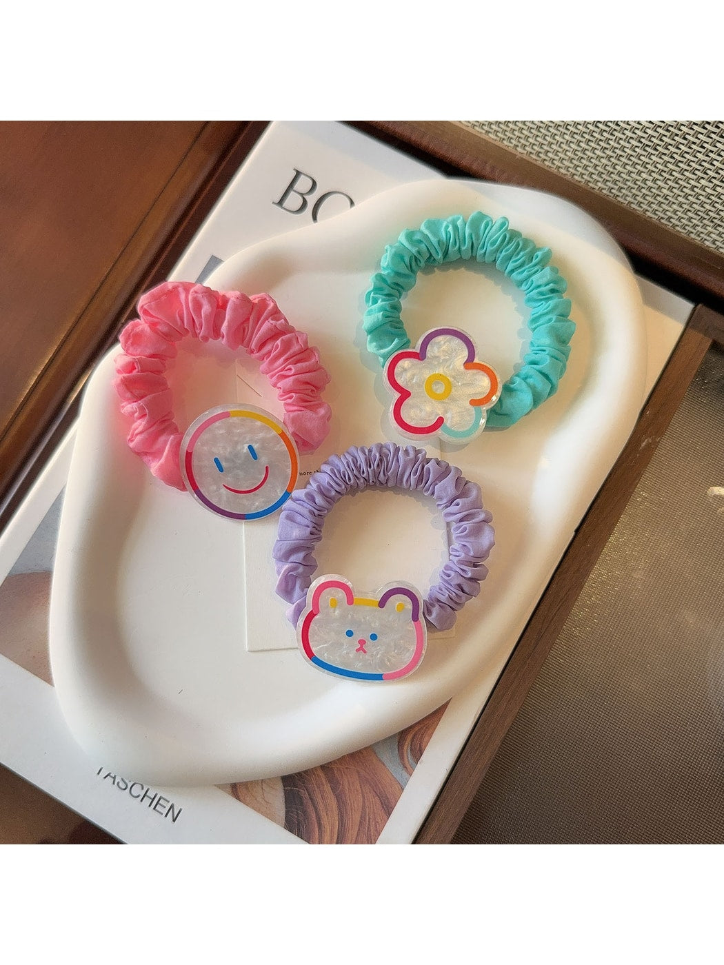 Gifty - Cute Acrylic Bear Smiley Flower Hair Tie