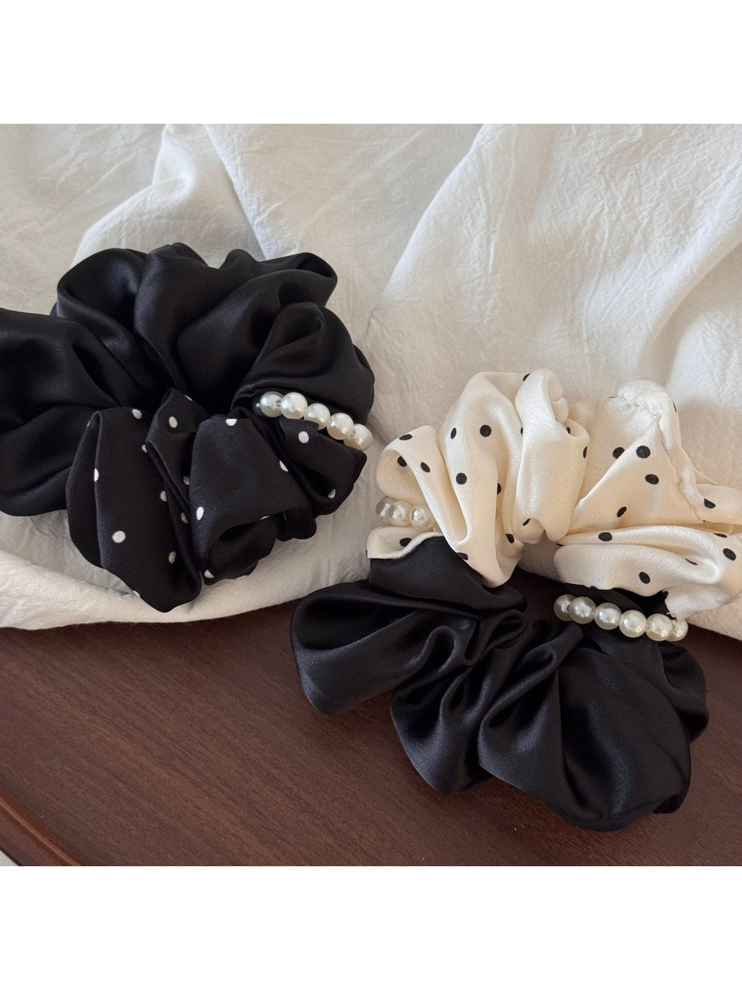 Gifty - Ruffled Satin Look Polka Dot Scrunchie