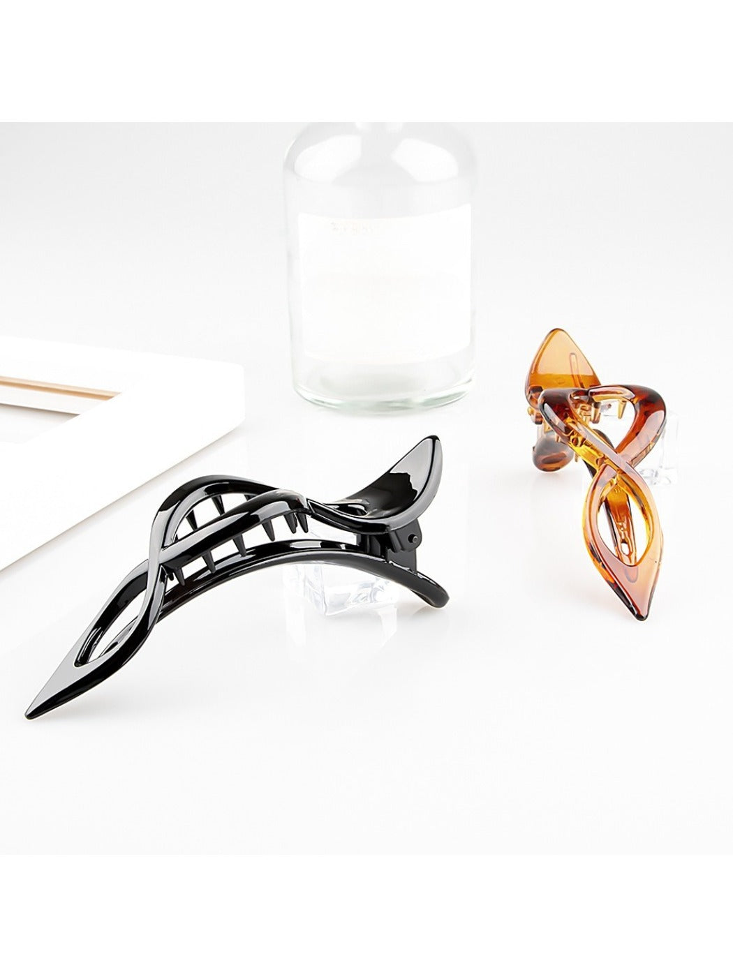 Beau - Vintage Openwork Geometric Hair Claw Clip