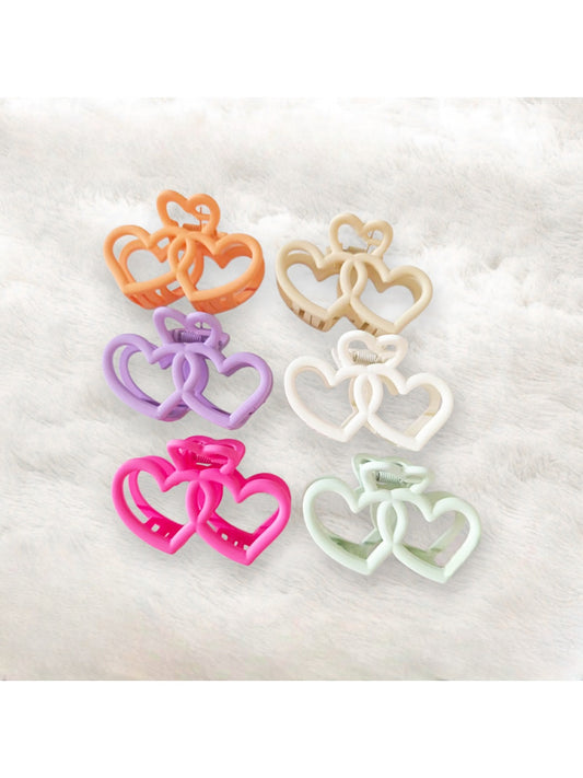 Beau - Double Heart Cutout Plastic Hair Claw Clip