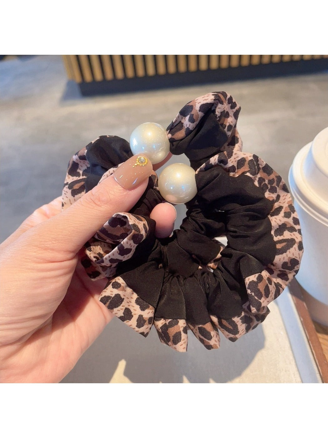 Gifty - Leopard Print Color-Block Scrunchie