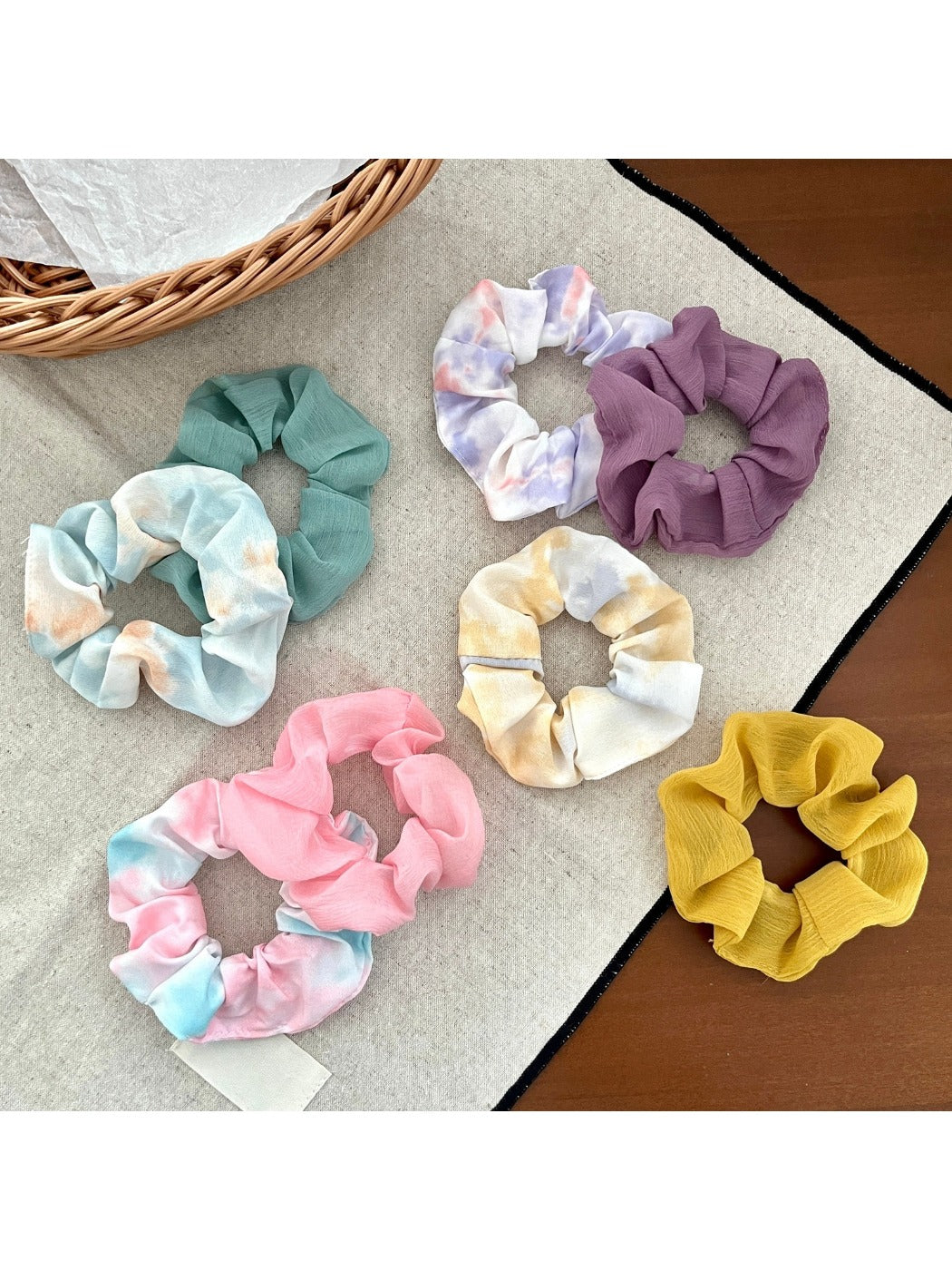 Gifty - Elegant Scrunchie Hair Tie Simple Versatile Fabric