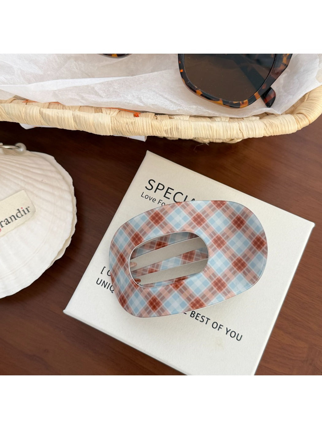 Beau - Acrylic Oval Cutout Duckbill Hair Clip