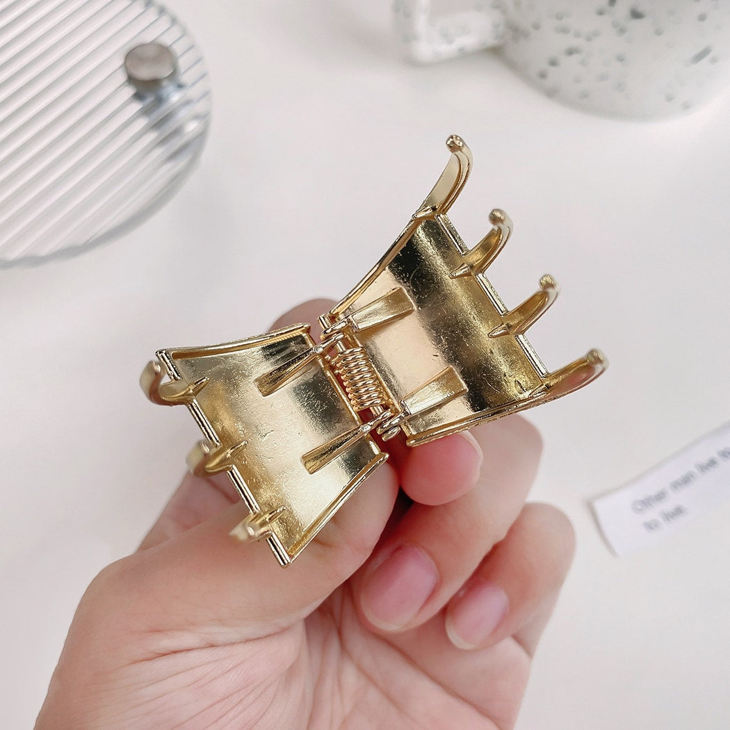 Beau - Chic Glossy Curved Fashion Claw Clip