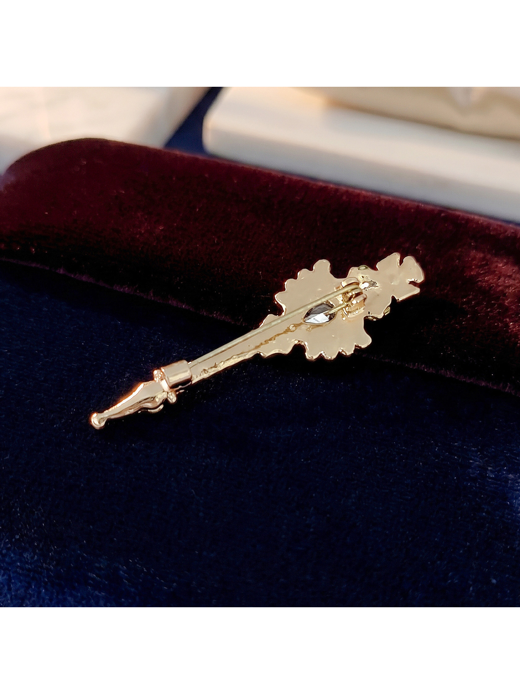 Brovia - Vintage Baroque Wand Geometric Alloy Brooch