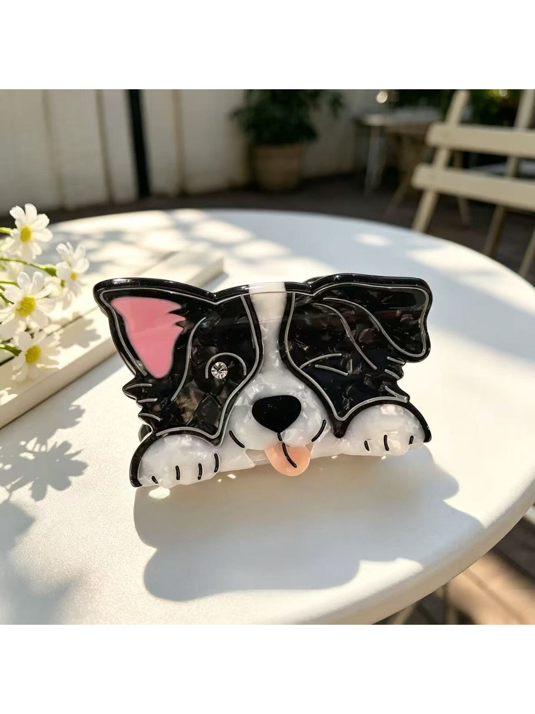 Beau puppy claw clip displayed with other hair accessories