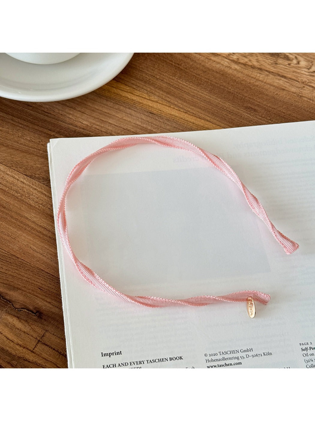 Top view of Gifty Pure Simple Style Headband highlighting fabric pattern