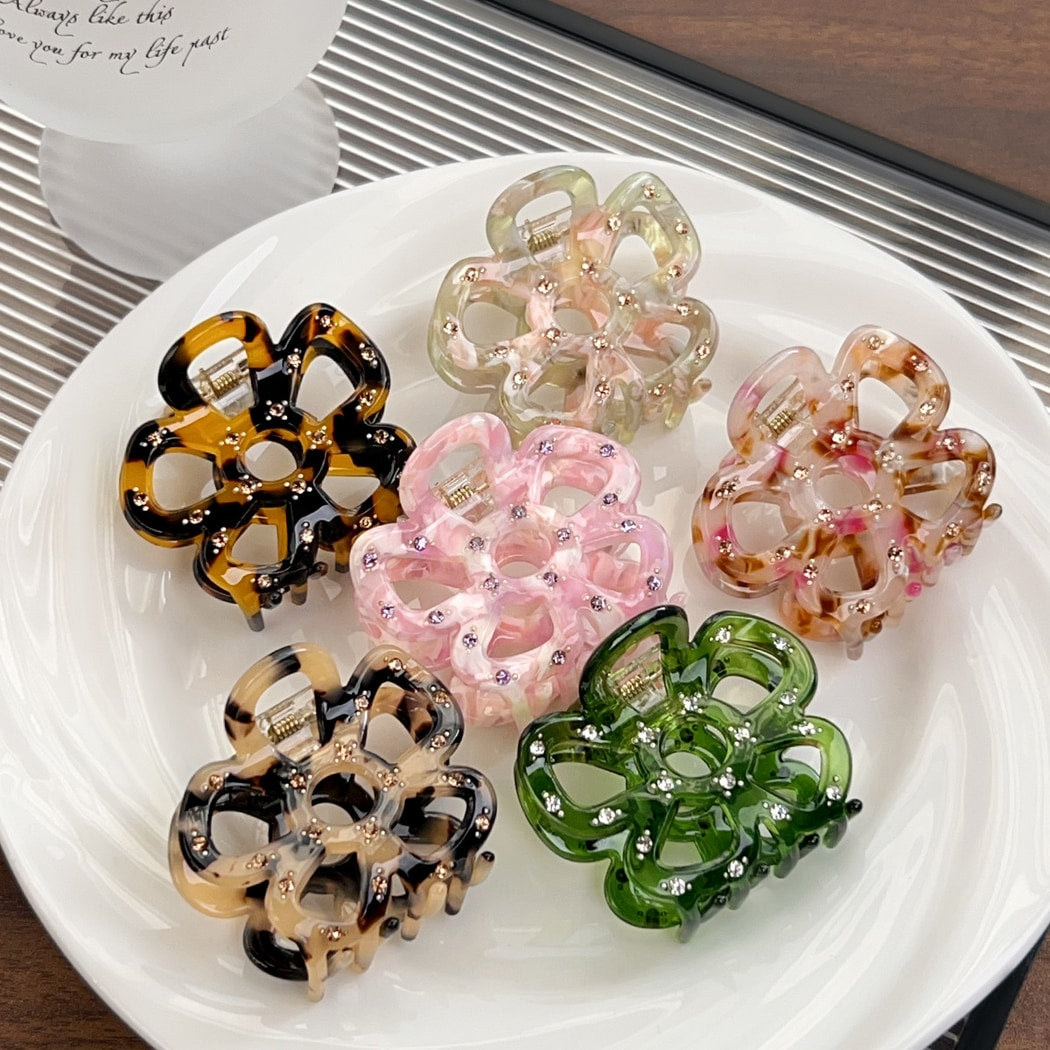 Beau - Openwork Flower Acetate Plate Claw Clip