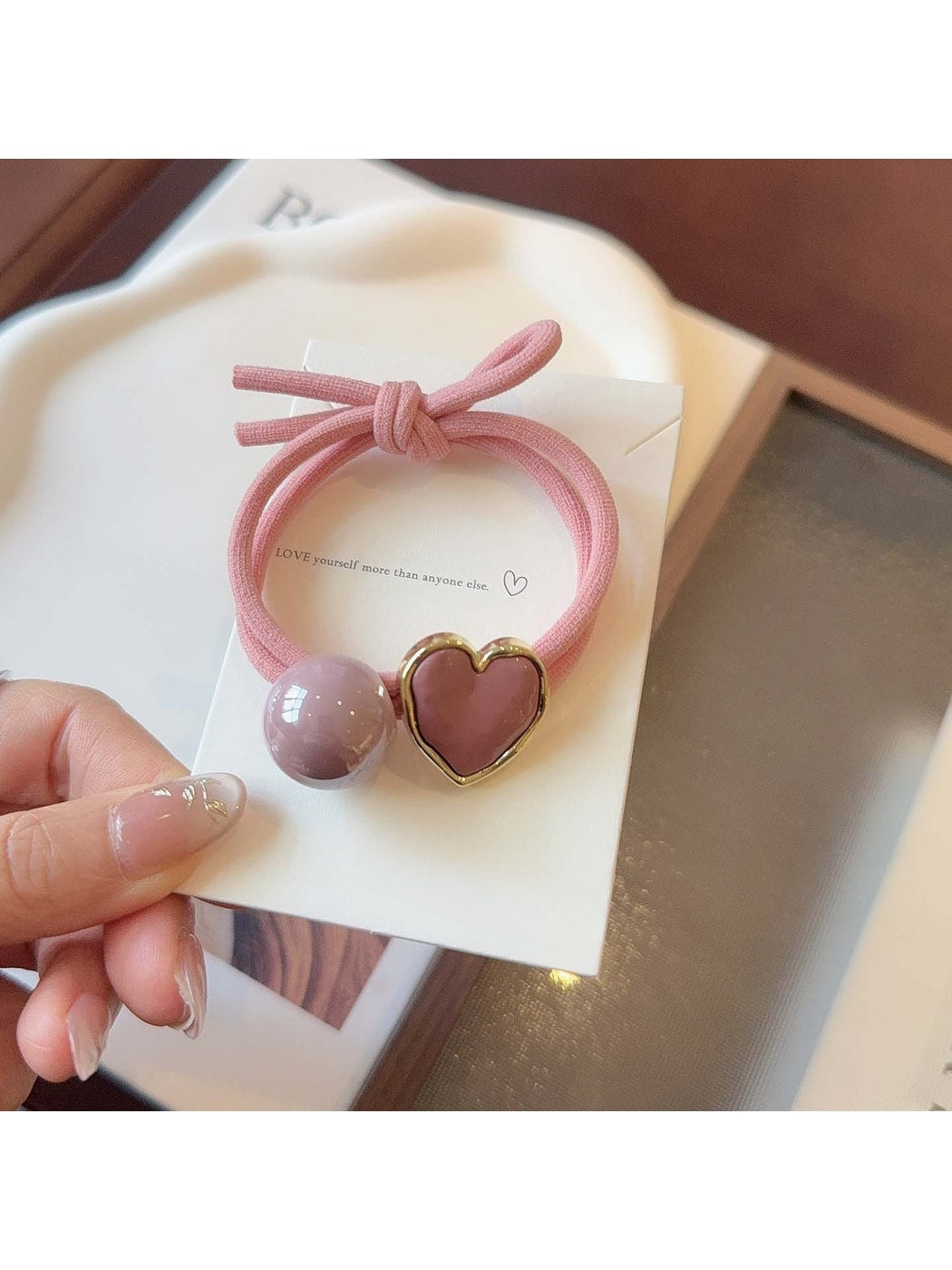 Gifty - Decorative Heart Design Elastic Hair Tie