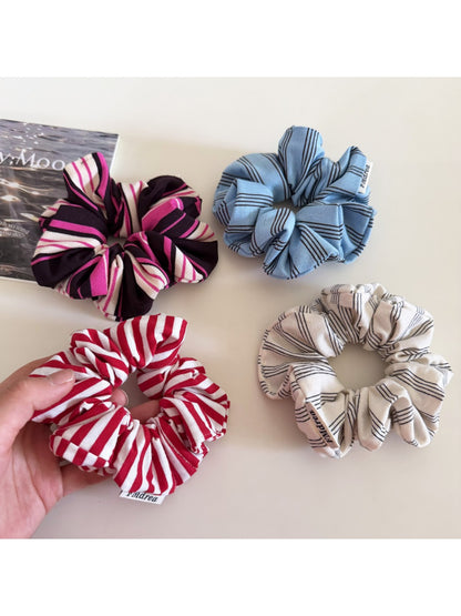 Gifty - Colorful Knitted Striped Scrunchie