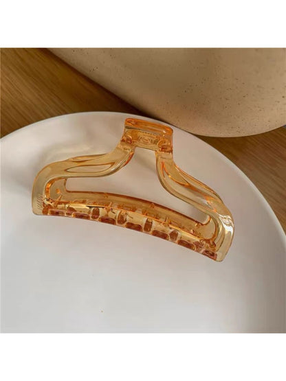 Beau - Transparent Fish Tail Claw Clip