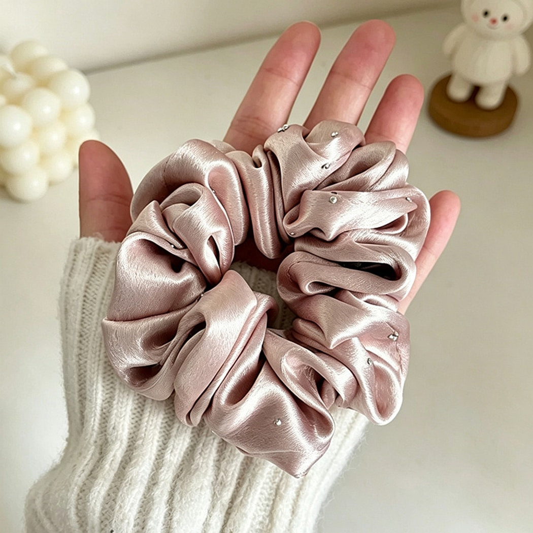 Gifty - Glossy Pleated Fashion Scrunchie