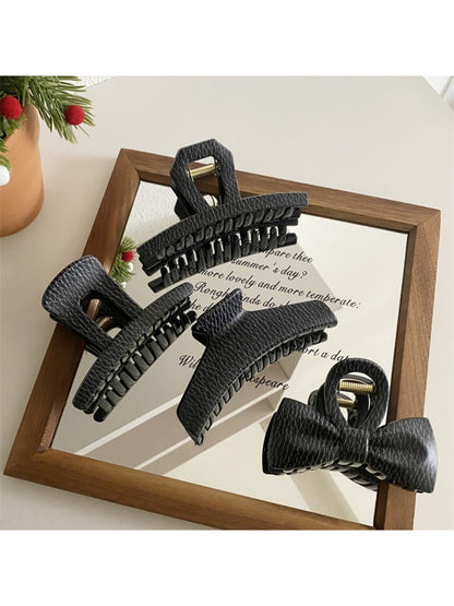 Beau - Black Geometric Claw Clip