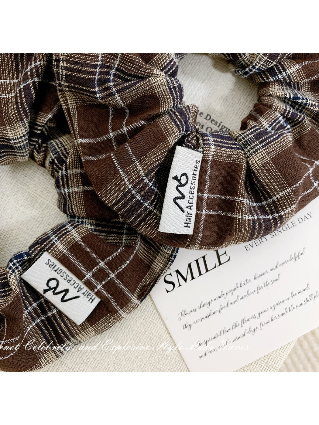 Gifty - Retro Plaid Hair Loop