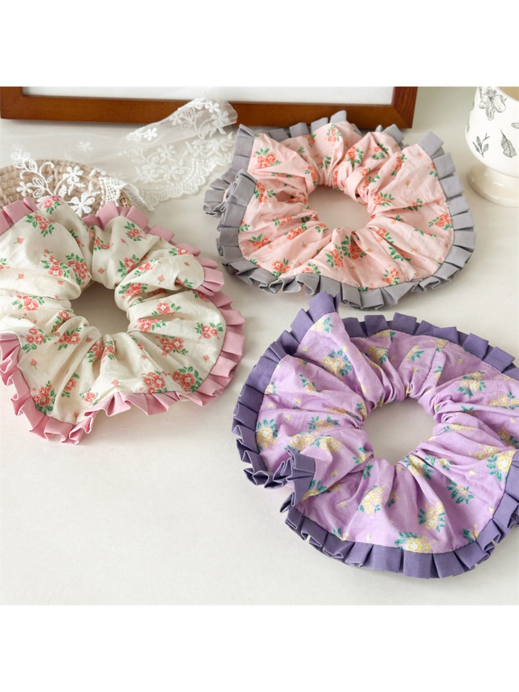 Gifty - Cute Small Flower Hair Tie