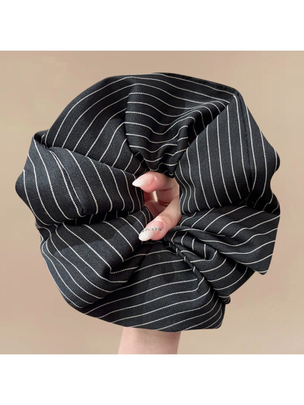 Gifty - Simple Striped Scrunchie Hair Tie