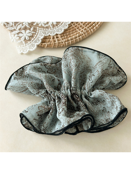 Gifty - Vintage Layered Floral Print Scrunchie