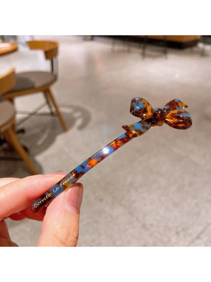 Beau - Chic Rectangular Bow Hair Clip