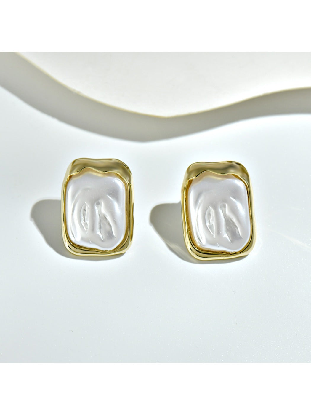 Earedge - Minimalist Geometric Square Earrings