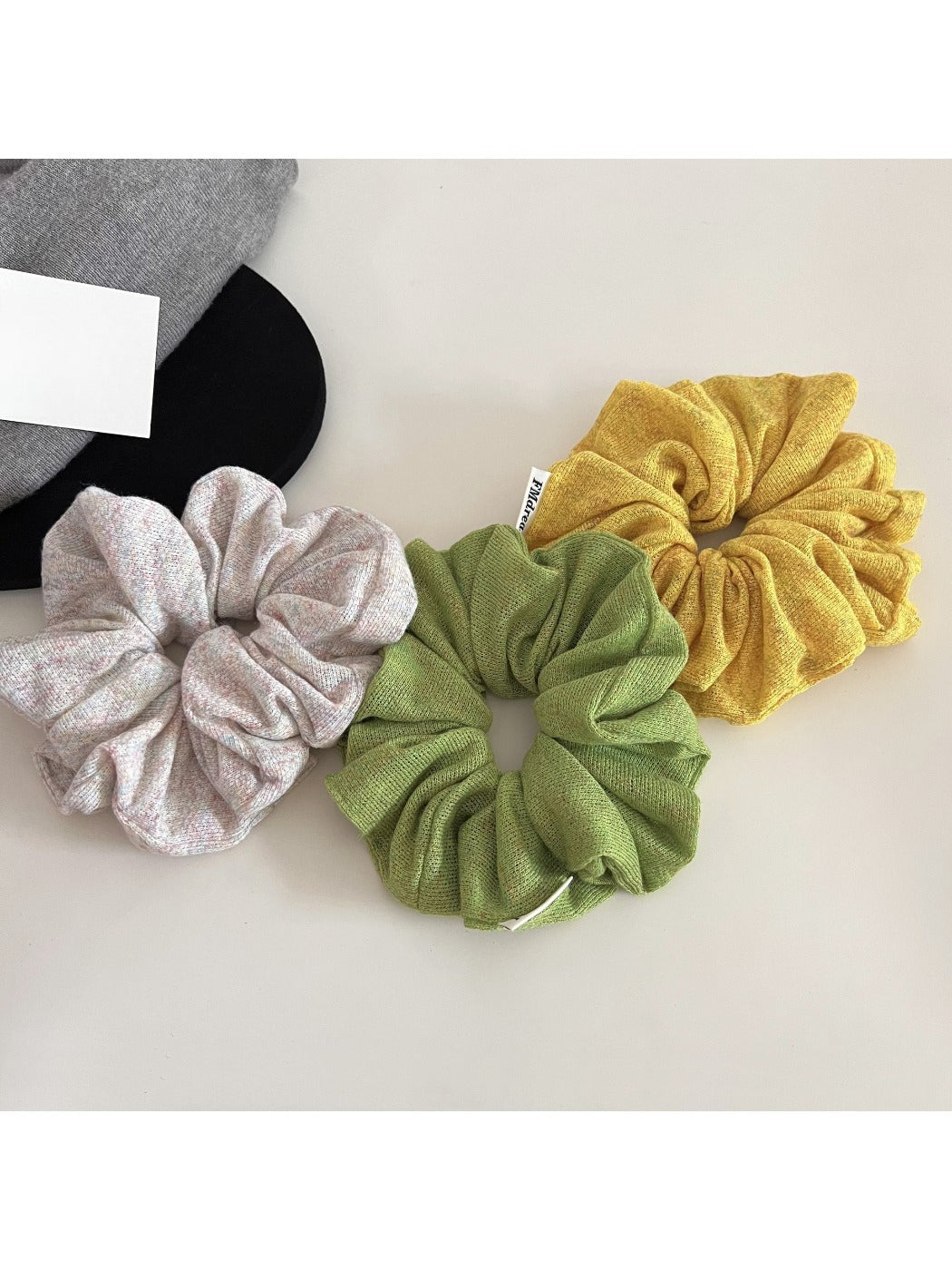 Gifty - Spring Color Knit Scrunchie