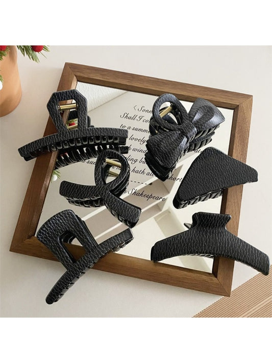 Beau - Black Geometric Claw Clip