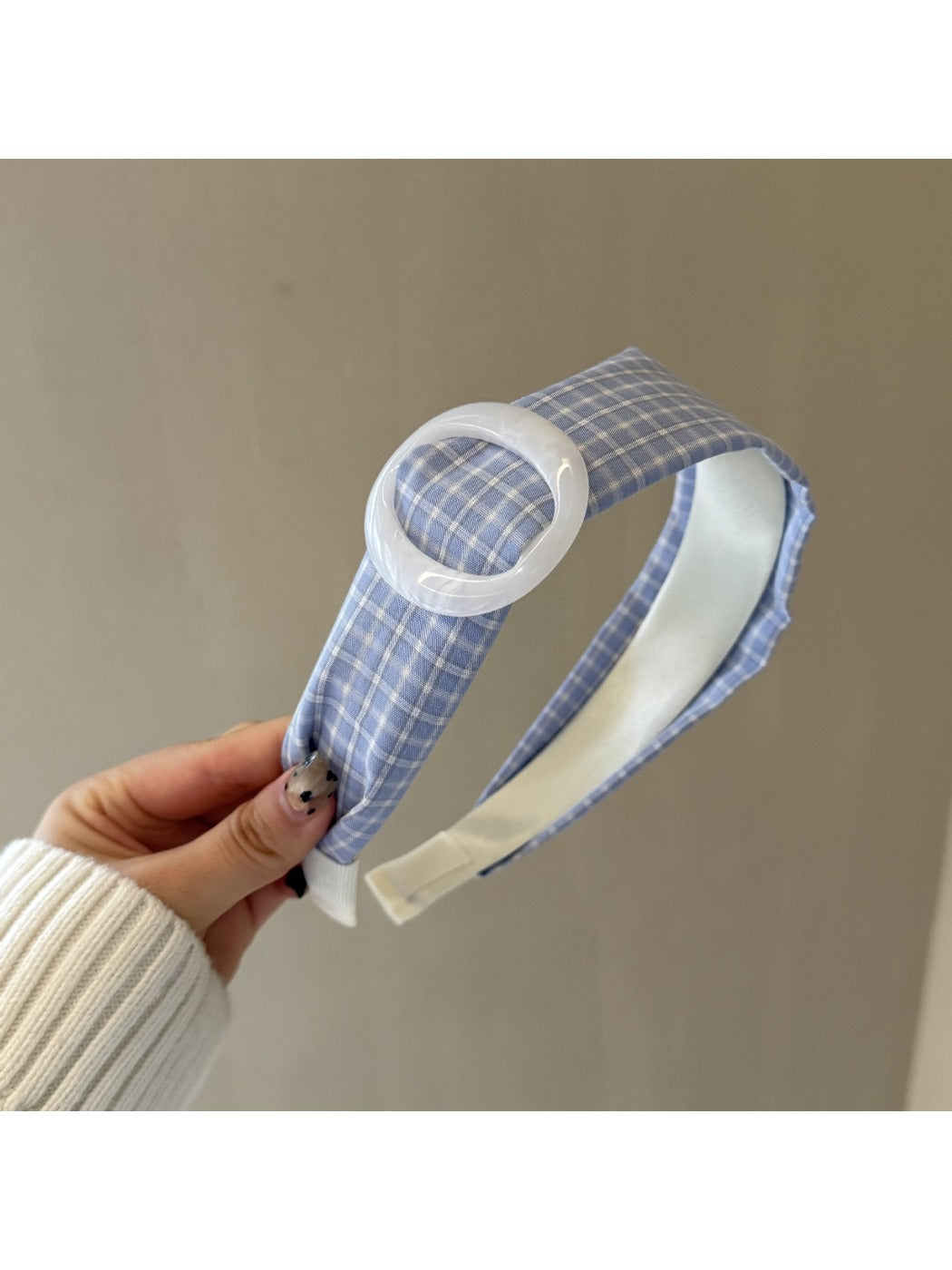 Gifty plaid circular headband displayed flat to show full pattern