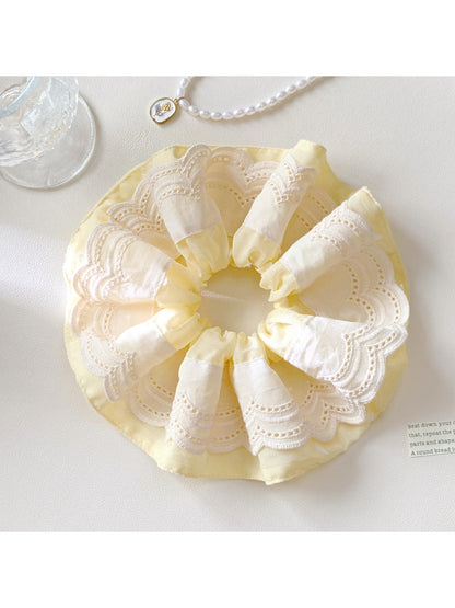 Gifty minimalist scrunchie displayed flat with visible elastic band inside
