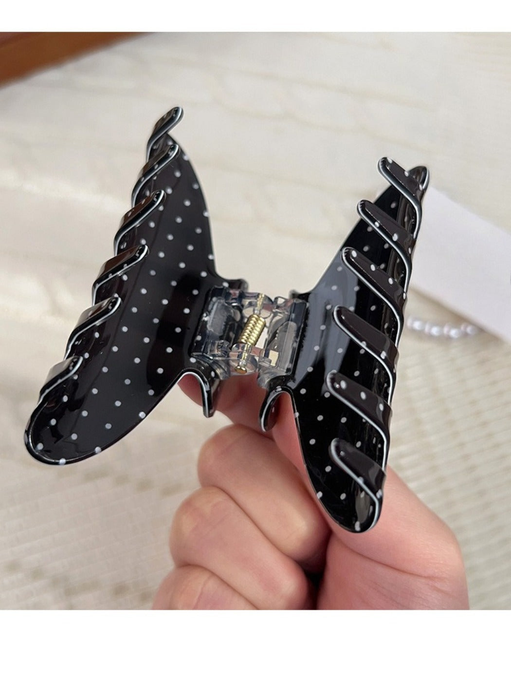 Beau - Solid Color Polka Dot Claw Clip