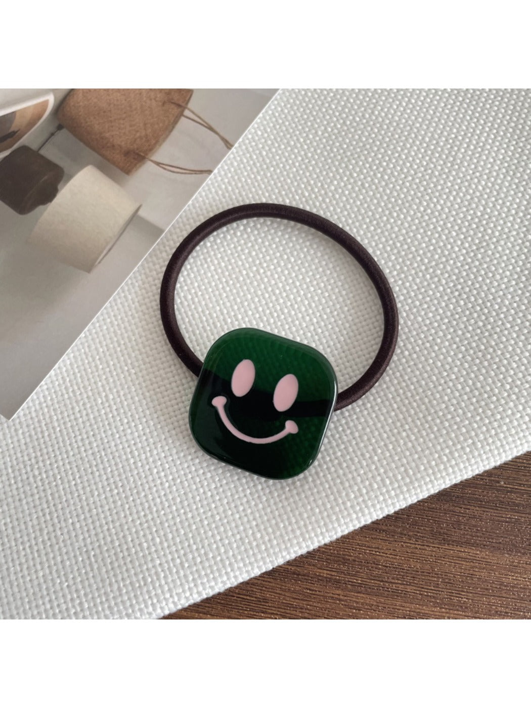 Gifty - Stylish Smiley Face Hair Tie