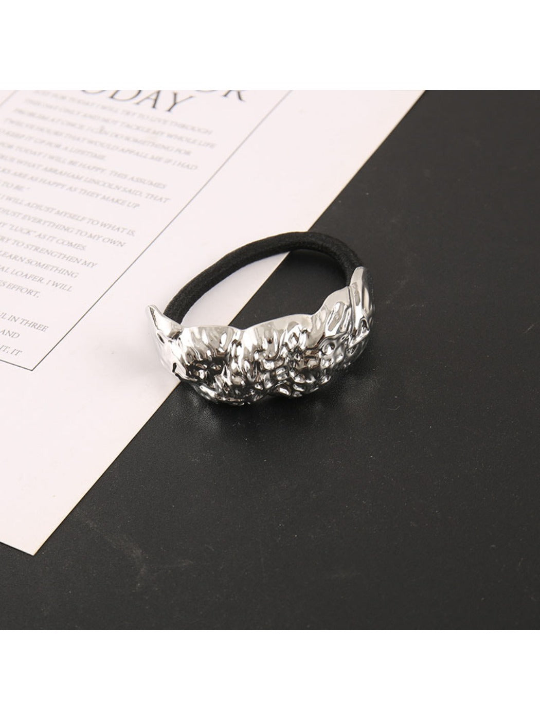 Gifty - Vintage Irregular Shape Hair Tie