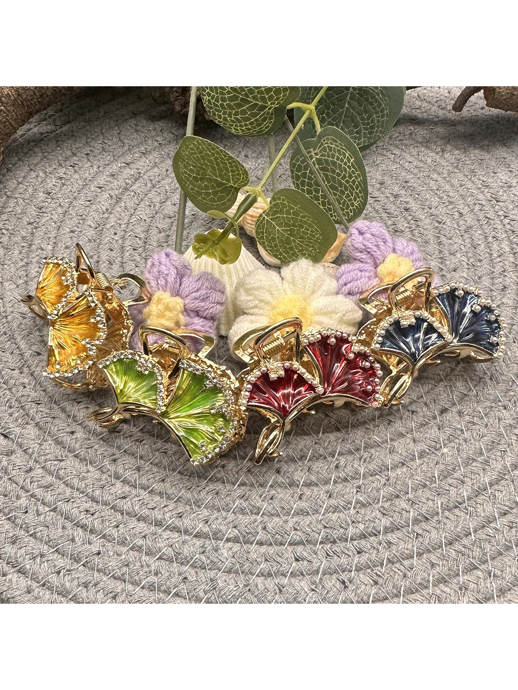 Beau - Floral Leaf Accent Alloy Claw Hair Clip