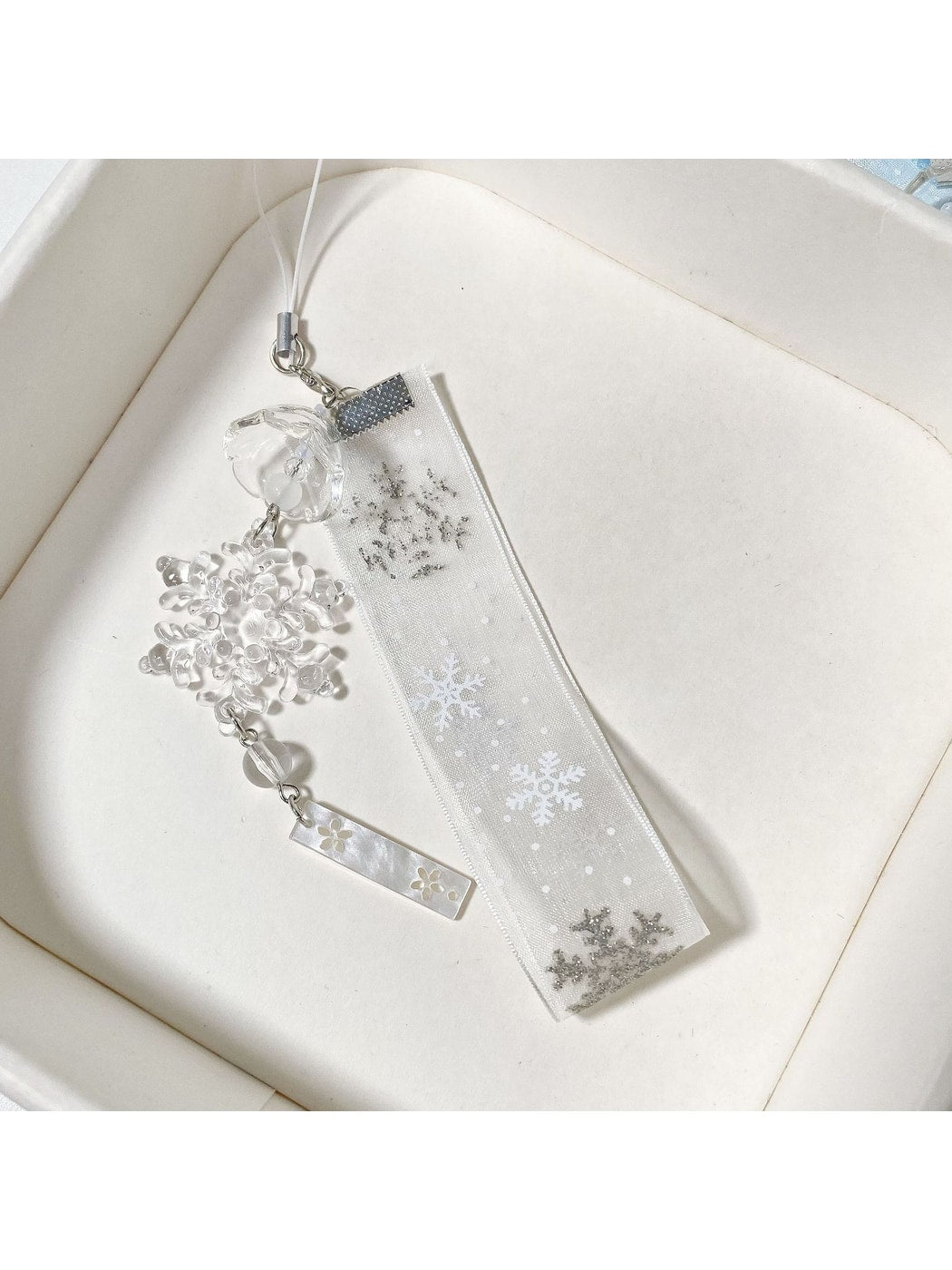 Keypus - Christmas Snowflake Ribbon Bag Charm Keychain