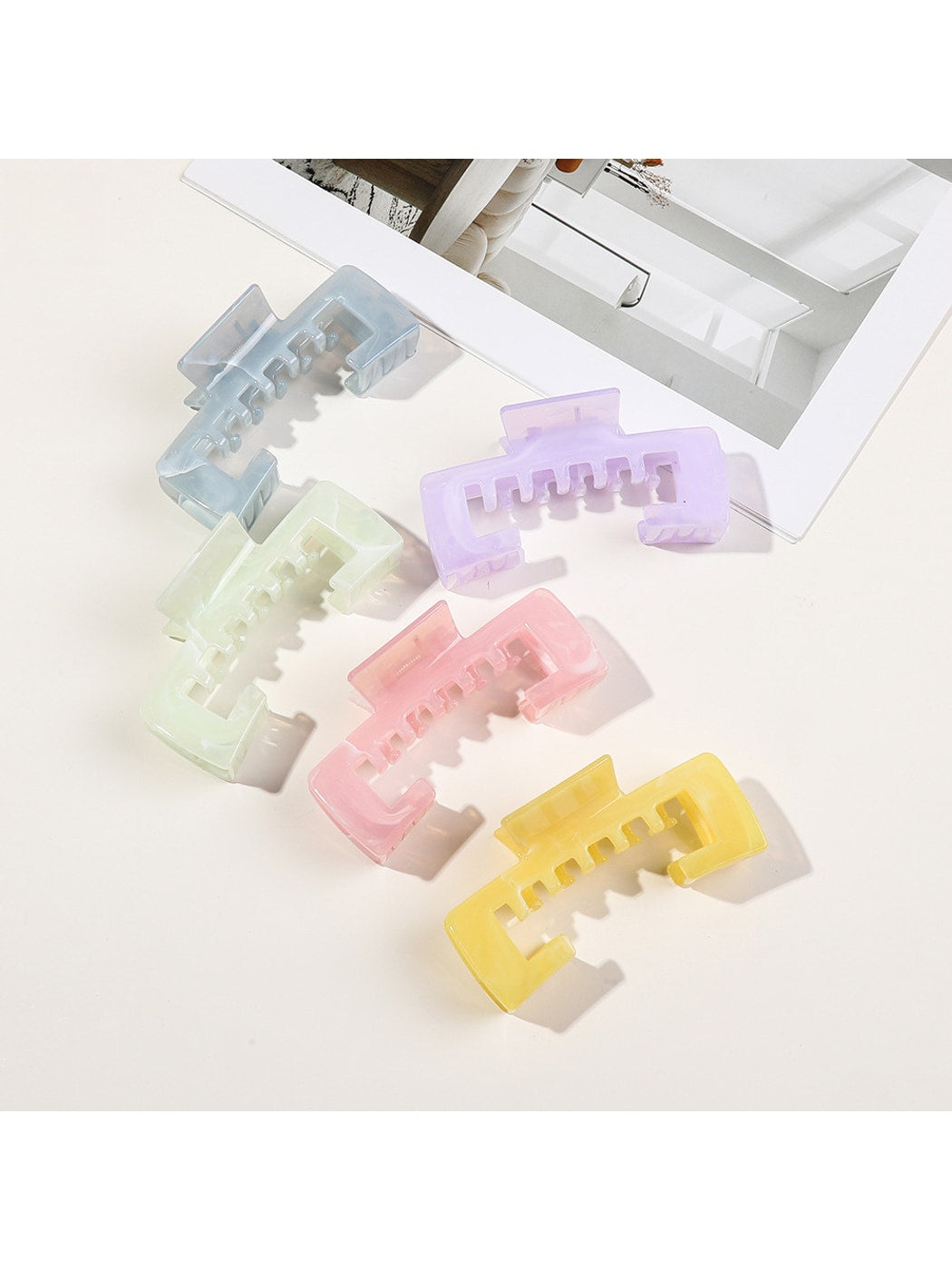 Beau - Simple Style PS Geometric Hair Claw Clip