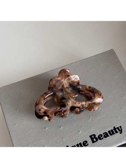 Beau - Acetate Flower Design Detail Claw Clip