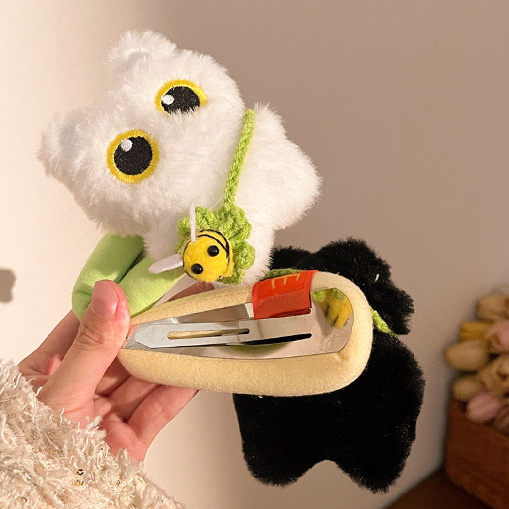 Clio – Plush Cat Hair Clip with Bee Charm