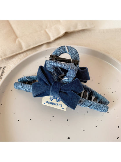 Beau - Velvet Bow Claw Clip