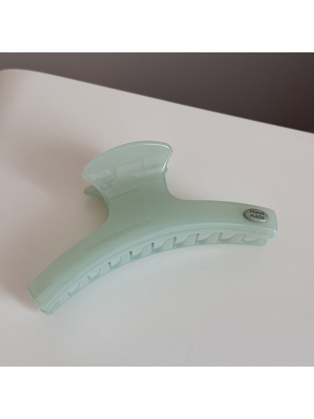 Beau - Curved Straight Bar Design Claw Clip