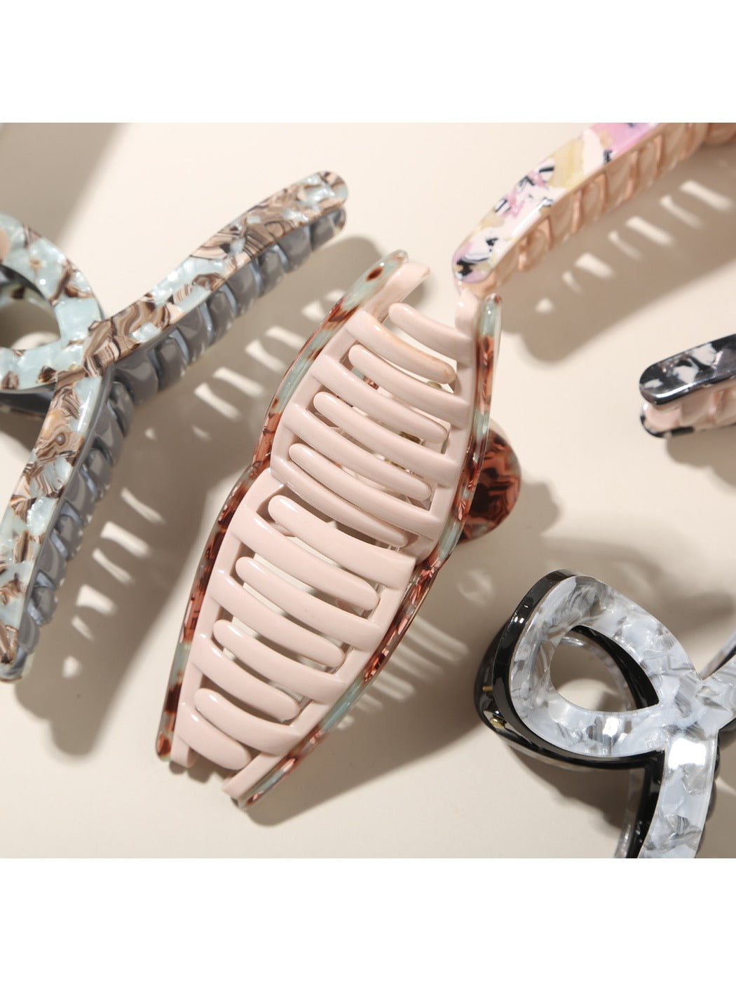 Beau - Vintage Crisscross Claw Clip