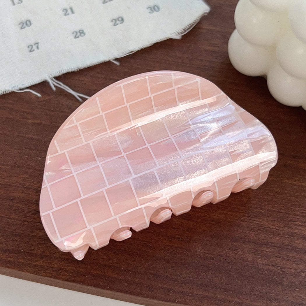 Beau - Plaid PVC Semi-Round Claw Hair Clip