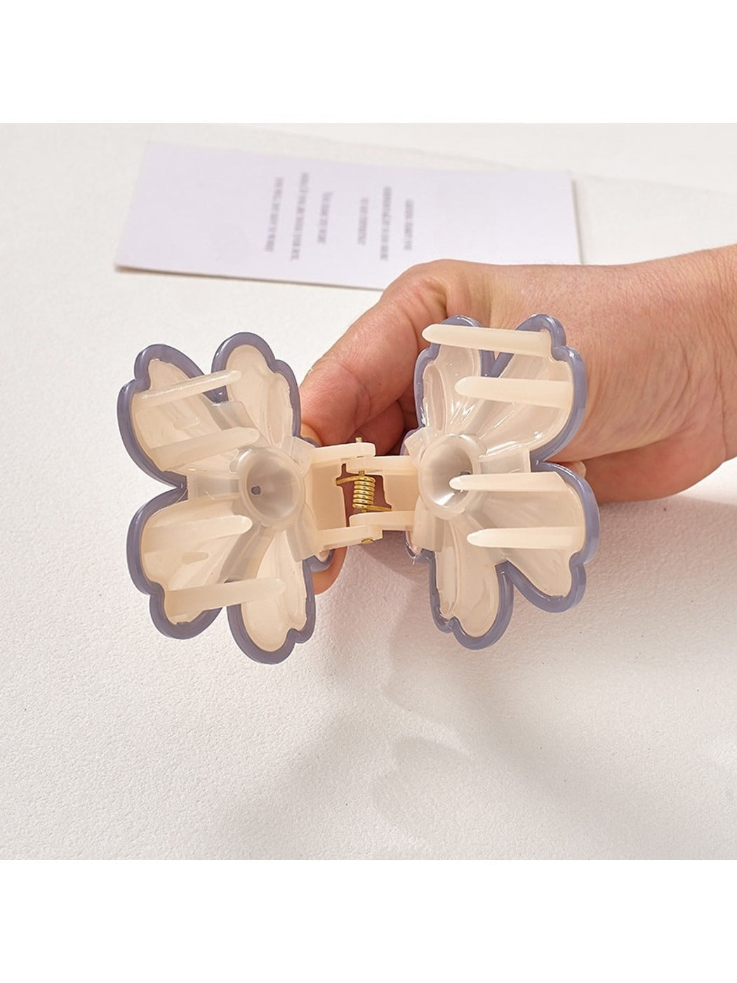 Beau - Glossy Petal Flower Plastic Hair Claw Clip