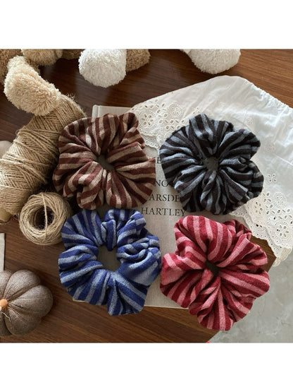 Gifty - Trendy Striped Scrunchie Hair Ties